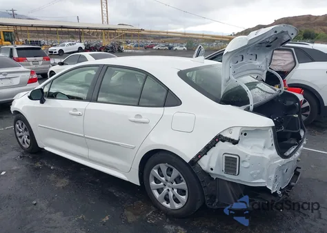 2022 Toyota Corolla Le z USA, uszkodzony, nr VIN JTDEPMAE4N3013326